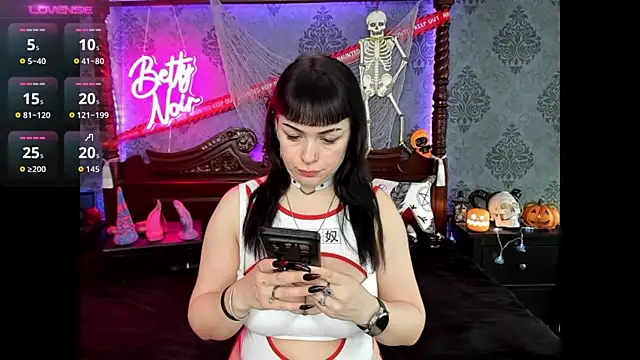 BettyNoir online show from 23, 10, 2025