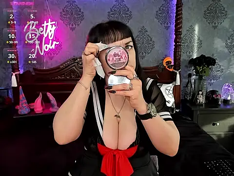 BettyNoir online show from 21, 10, 2025