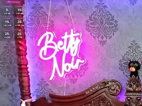 BettyNoir online show from 17, 10, 2025
