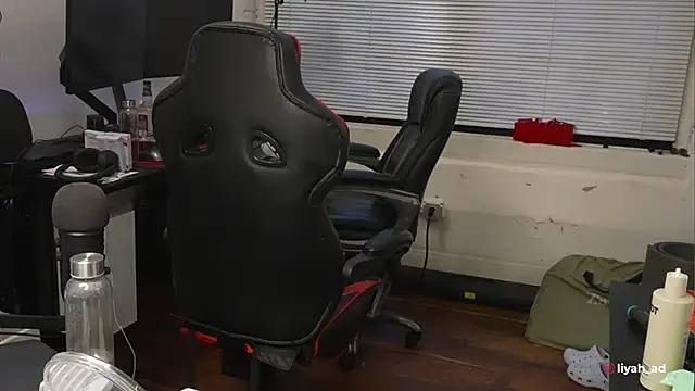 Bubbleliyah online show from 6, 10, 2025