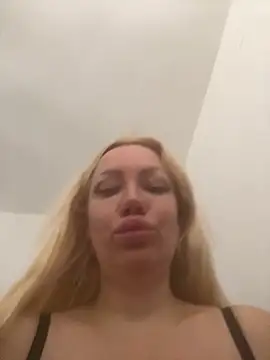 Snapshot of SofiaJoy chatting on 9, 5, 2026 SofiaJoy online show from 9, 5, 2026