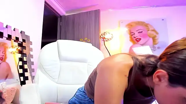 KimberlySaen online show from 21, 10, 2025