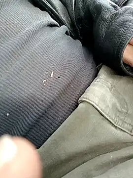 Snapshot of justinewe69 chatting on 1, 2, 2026 justinewe69 online show from 1, 2, 2026