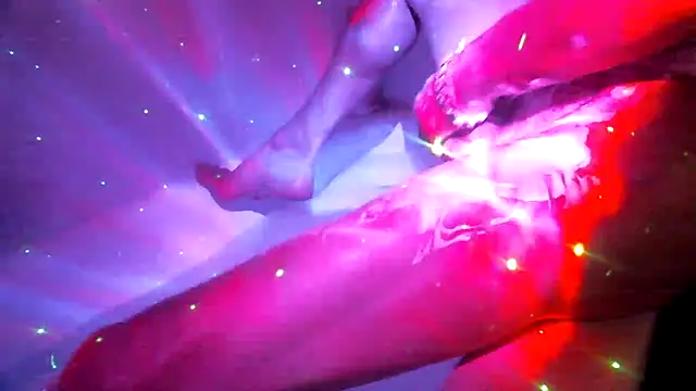 Snapshot of justinewe69 chatting on 6, 2, 2026 justinewe69 online show from 6, 2, 2026