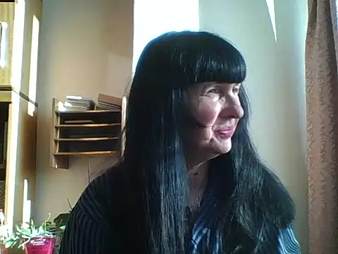 MelanyBanks online show from 19, 11, 2025