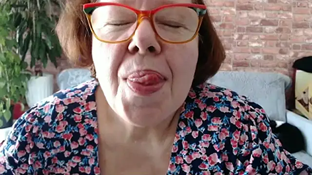 Adelewildx online show from 22, 4, 2026