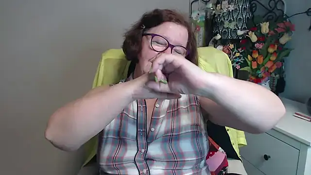Snapshot of Adelewildx chatting on 5, 5, 2026 Adelewildx online show from 5, 5, 2026
