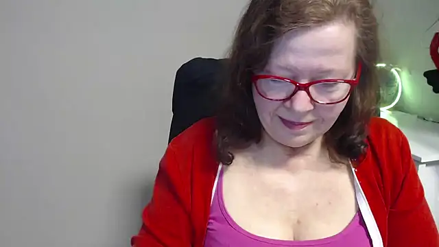 Adelewildx online show from 19, 3, 2025