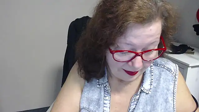 Adelewildx online show from 19, 2, 2025