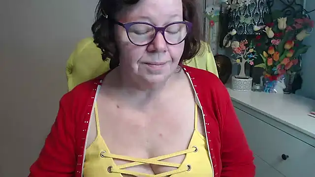 Adelewildx online show from 9, 4, 2026