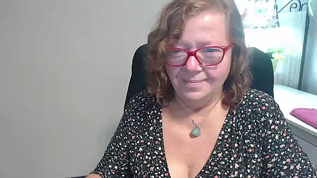 Adelewildx online show from 11, 9, 2025