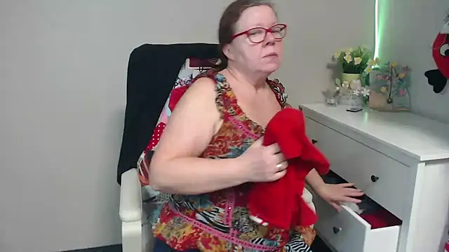 Adelewildx online show from 26, 2, 2025