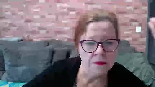 Adelewildx online show from 28, 2, 2025