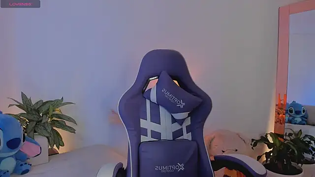 roxie gates  online show from 14, 3, 2026