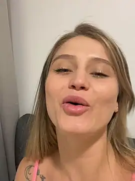 roxie gates  online show from 31, 1, 2025