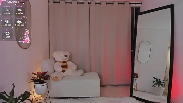 roxie gates  online show from 17, 11, 2025