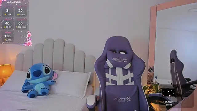 roxie gates  online show from 24, 2, 2026