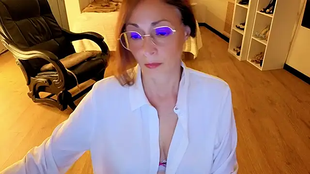 Snapshot of CaringSophie chatting on 14, 6, 2026 CaringSophie online show from 14, 6, 2026