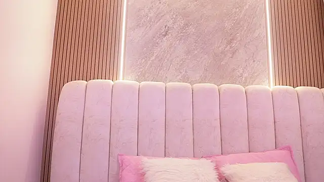 emyli sw  online show from 20, 12, 2025