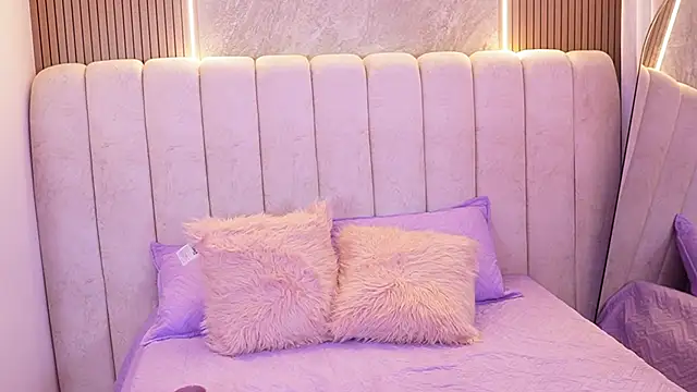 emyli sw  online show from 27, 11, 2025