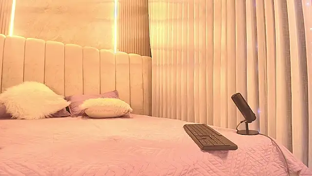 emyli sw  online show from 4, 2, 2026