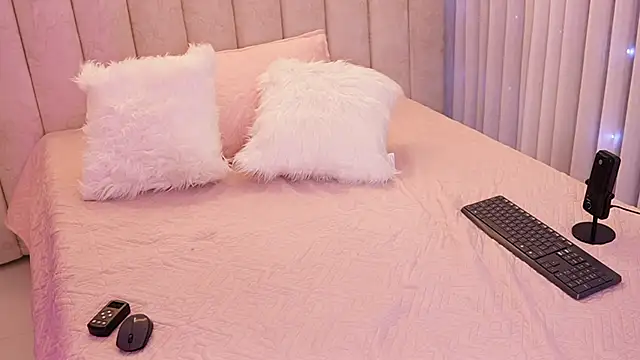 emyli sw  online show from 11, 11, 2025