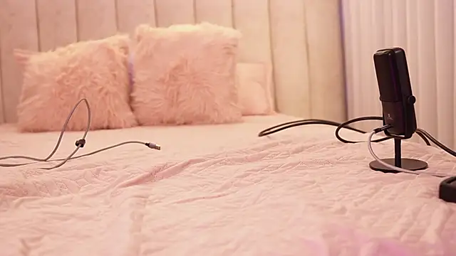 emyli sw  online show from 20, 11, 2025