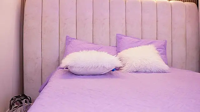 emyli sw  online show from 23, 12, 2025