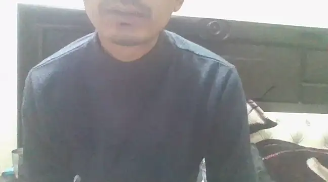 Snapshot of dreamtoungelick69 chatting on 5, 1, 2025 dreamtoungelick69 online show from 5, 1, 2025