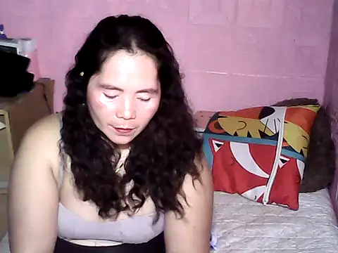 hotpusie 4u online show from 13, 10, 2025