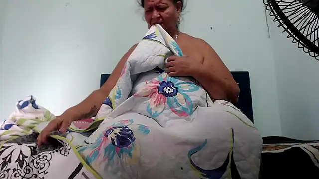 Snapshot of juanys_asshot chatting on 24, 9, 2025 juanys asshot online show from 24, 9, 2025