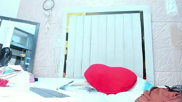 Rebecca Mitchell online show from 30, 10, 2025