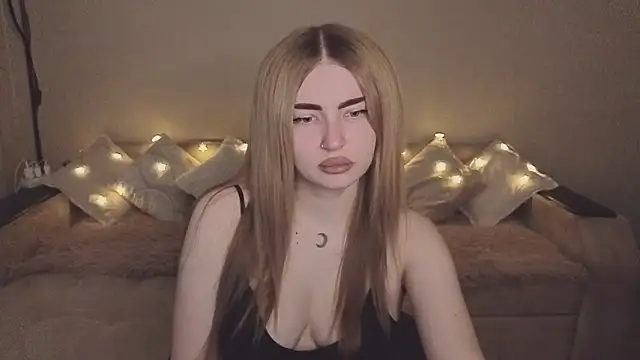 ViolettaLopez online show from 12, 11, 2025