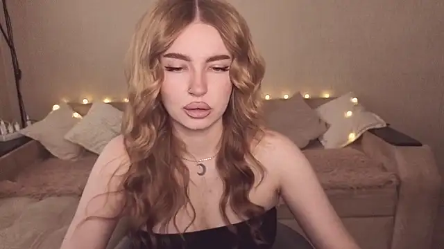 ViolettaLopez online show from 11, 7, 2026