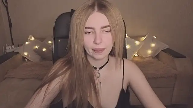 ViolettaLopez online show from 28, 11, 2025