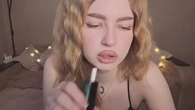 ViolettaLopez online show from 10, 2, 2026