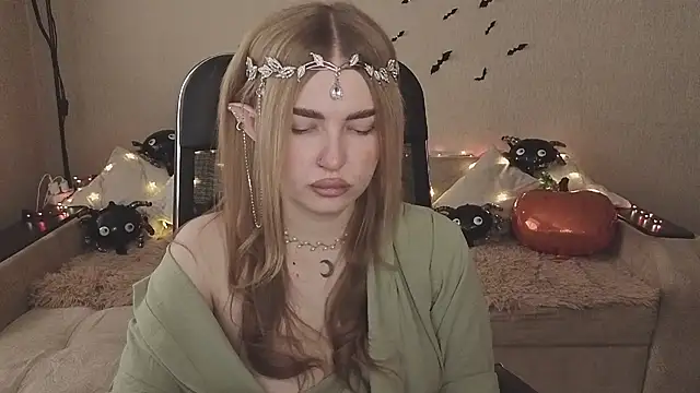 ViolettaLopez online show from 30, 10, 2025