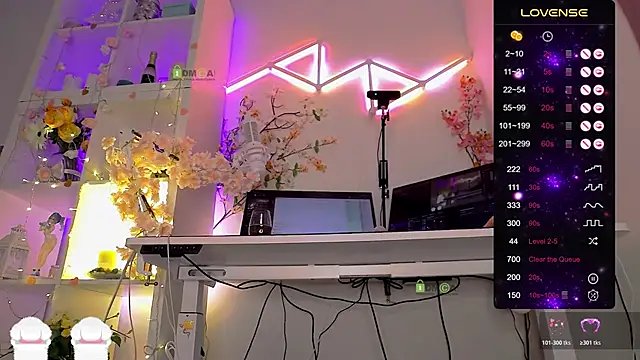 Elena-Marilyn online show from 17, 4, 2026