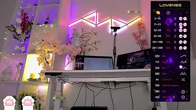 Snapshot of Elena-Marilyn chatting on 23, 11, 2025 Elena-Marilyn online show from 23, 11, 2025