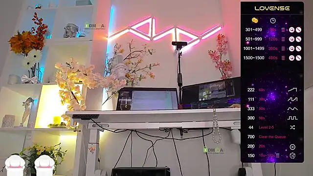 Snapshot of Elena-Marilyn chatting on 11, 10, 2025 Elena-Marilyn online show from 11, 10, 2025