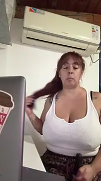 Snapshot of sofy_alone chatting on 27, 5, 2026 sofy alone online show from 27, 5, 2026
