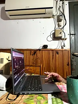 sofy alone online show from 24, 10, 2025