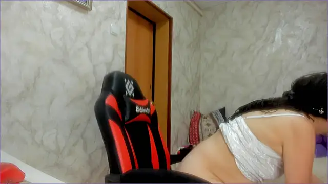 Snapshot of Cutie_orgasm chatting on 8, 10, 2025 Cutie orgasm online show from 8, 10, 2025