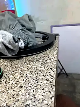 Snapshot of roman_and_jessie chatting on 19, 10, 2025 roman and jessie online show from 19, 10, 2025