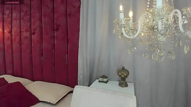 LaColorina  online show from 3, 3, 2025