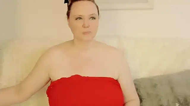 Snapshot of Sarah4you chatting on 12, 7, 2026 Sarah4you online show from 12, 7, 2026
