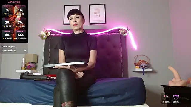 Snapshot of CharlotteLemke chatting on 25, 11, 2025 CharlotteLemke online show from 25, 11, 2025