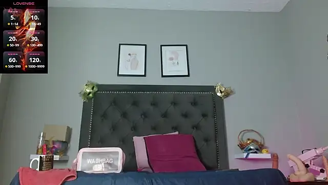 Snapshot of CharlotteLemke chatting on 24, 10, 2025 CharlotteLemke online show from 24, 10, 2025