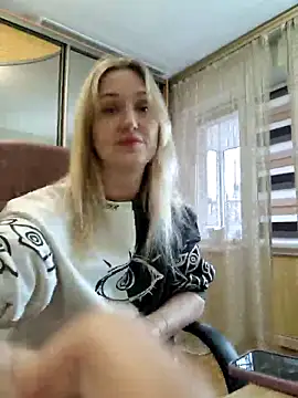Snapshot of ModelEva chatting on 4, 3, 2026 ModelEva online show from 4, 3, 2026