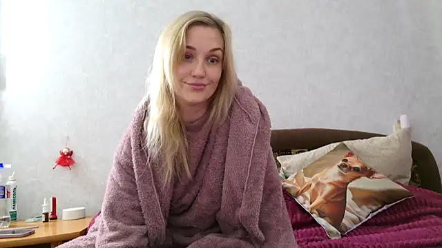 Snapshot of ModelEva chatting on 24, 10, 2025 ModelEva online show from 24, 10, 2025